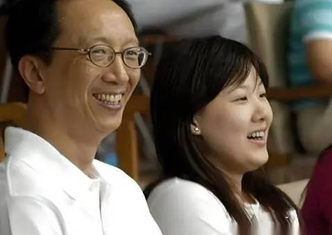 开云-恩爱24年抵不过现实！74岁梁锦松衰老明显，48岁伏明霞仍貌美如花|婚姻|人生|岁月|两人|圈层_新浪娱乐_新浪新闻